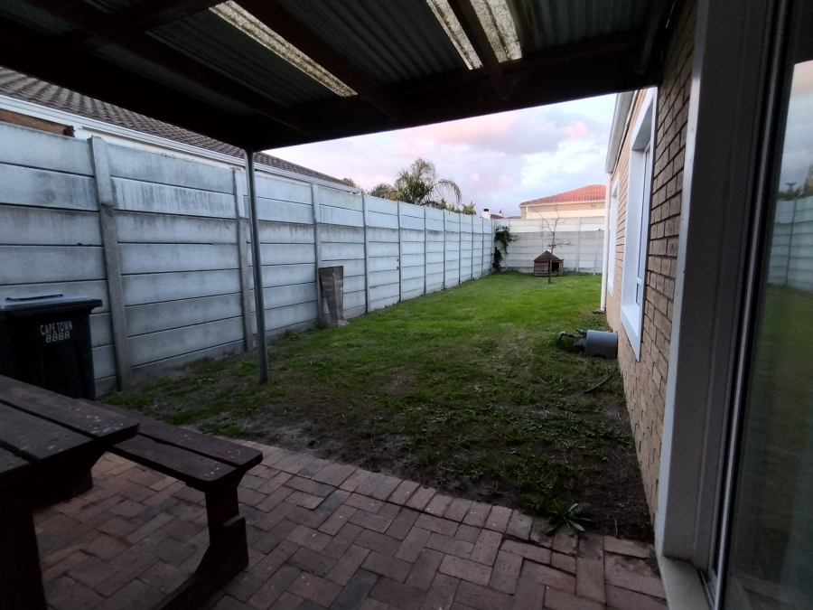 To Let 3 Bedroom Property for Rent in Eikenbosch Western Cape